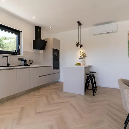 Orkula By Interhome Rab Town